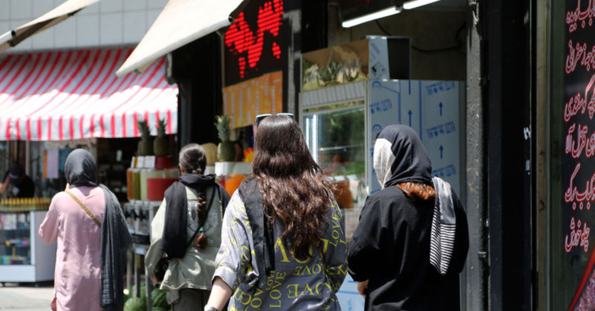 İran’da yürürlüğe girecek “Tesettür Yasası” tartışmalara neden oldu