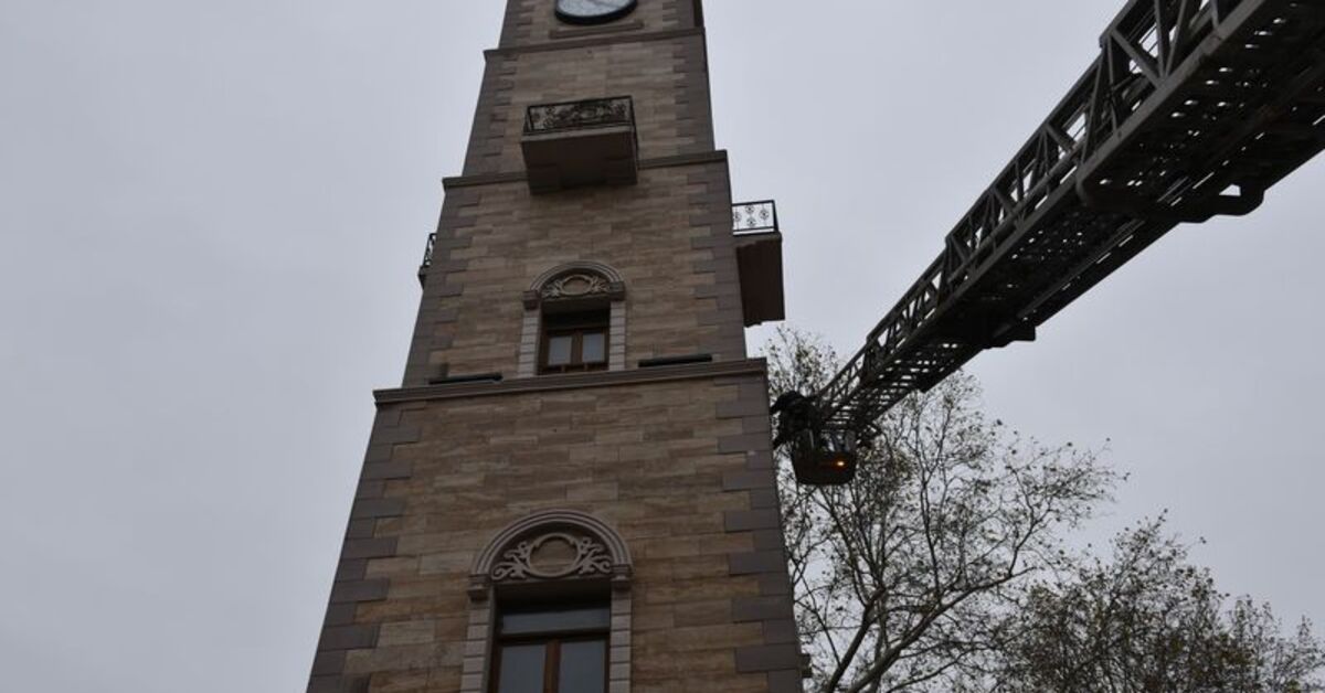 Söğüt’ün tarihi saat kulesinin aydınlatma sistemi yenileniyor
