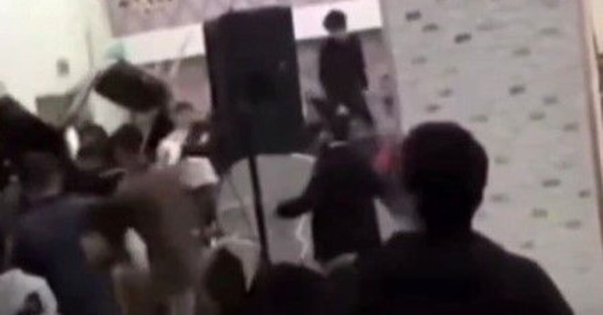 Düğünde sandalyeler havada uçuştu!